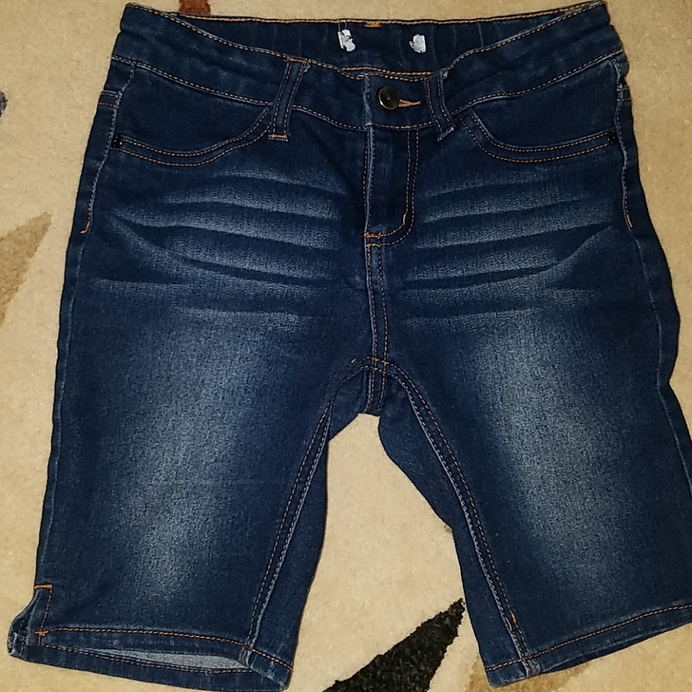 Girl's DKNY shorts